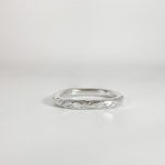 Anillo de Plata martillada. Vista frontal