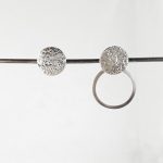 Ear Jacket de Plata, asimetría. Vista frontal