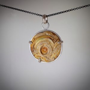 Colgante con Flor de Calcedonia en Plata. Vistfrontala